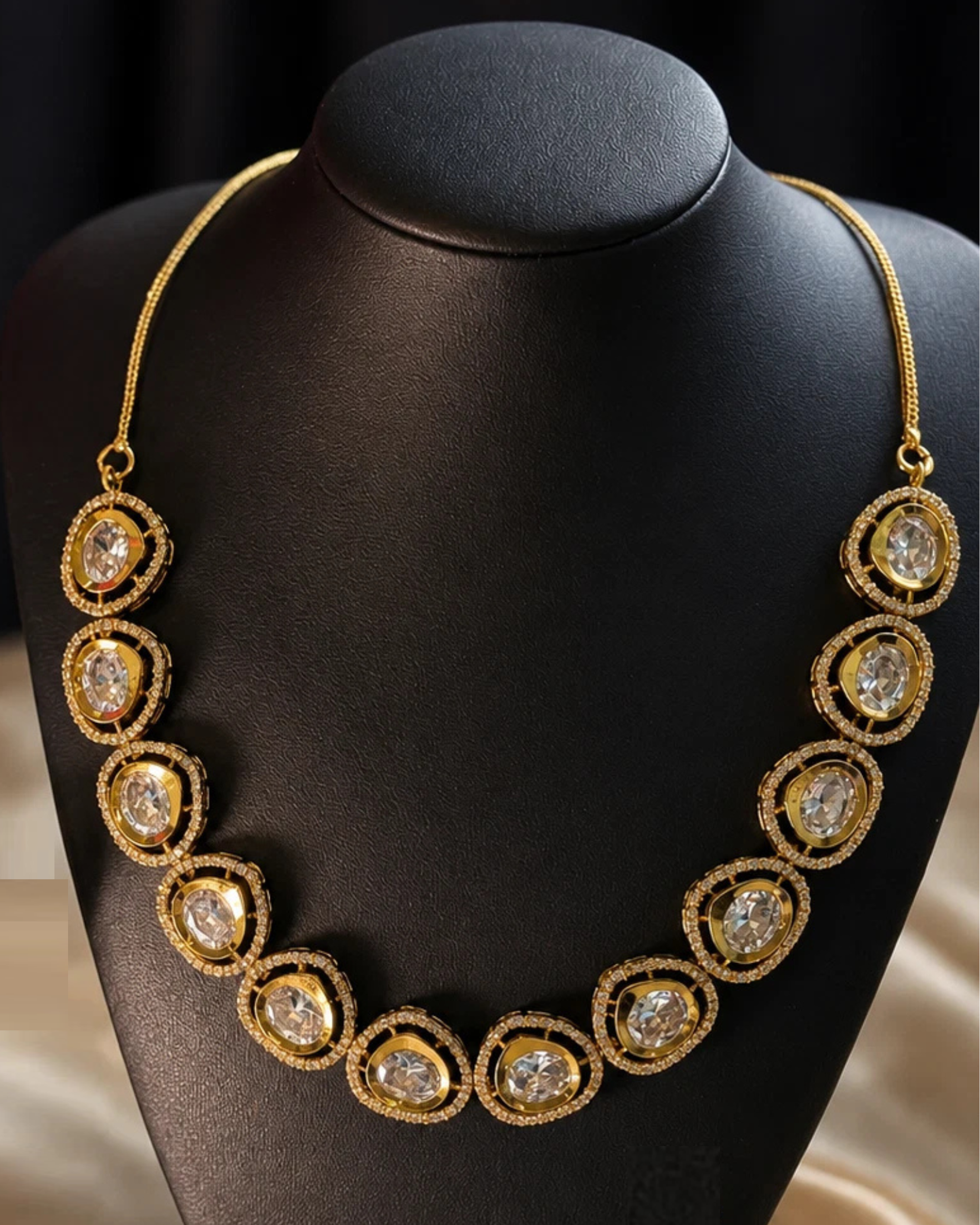 Zareen Oval Kundan Necklace & Earring Set