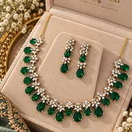 Emerald Green Crystal Necklace & Earrings Set – Elegant Floral Statement Jewelry