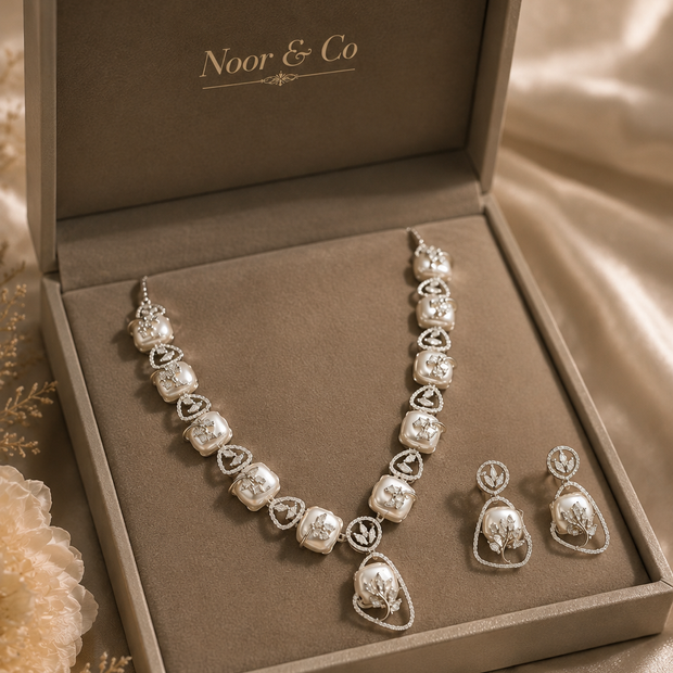 leste Pearl & American Diamond Necklace Set