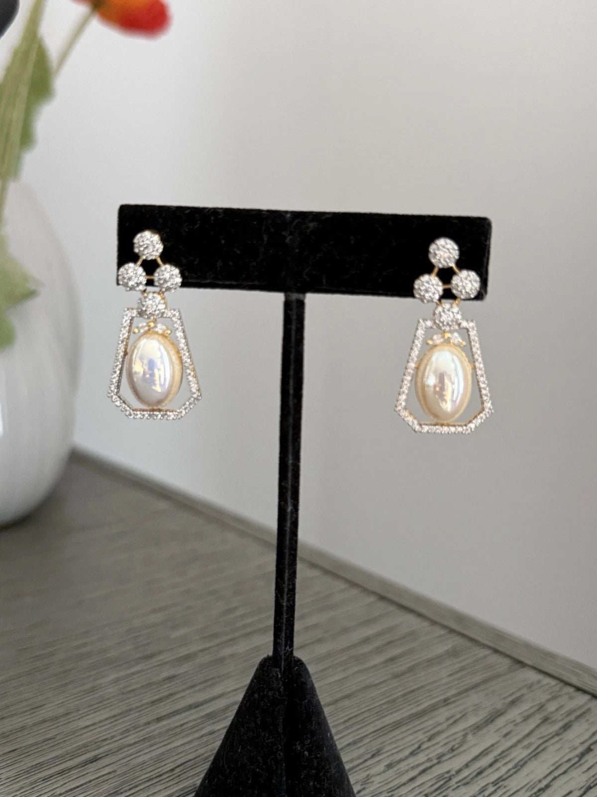 Elegant Pearl & Crystal Statement Jewelry Set | Gold Tone Necklace and Earrings
