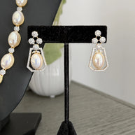 Elegant Pearl & Crystal Statement Jewelry Set | Gold Tone Necklace and Earrings