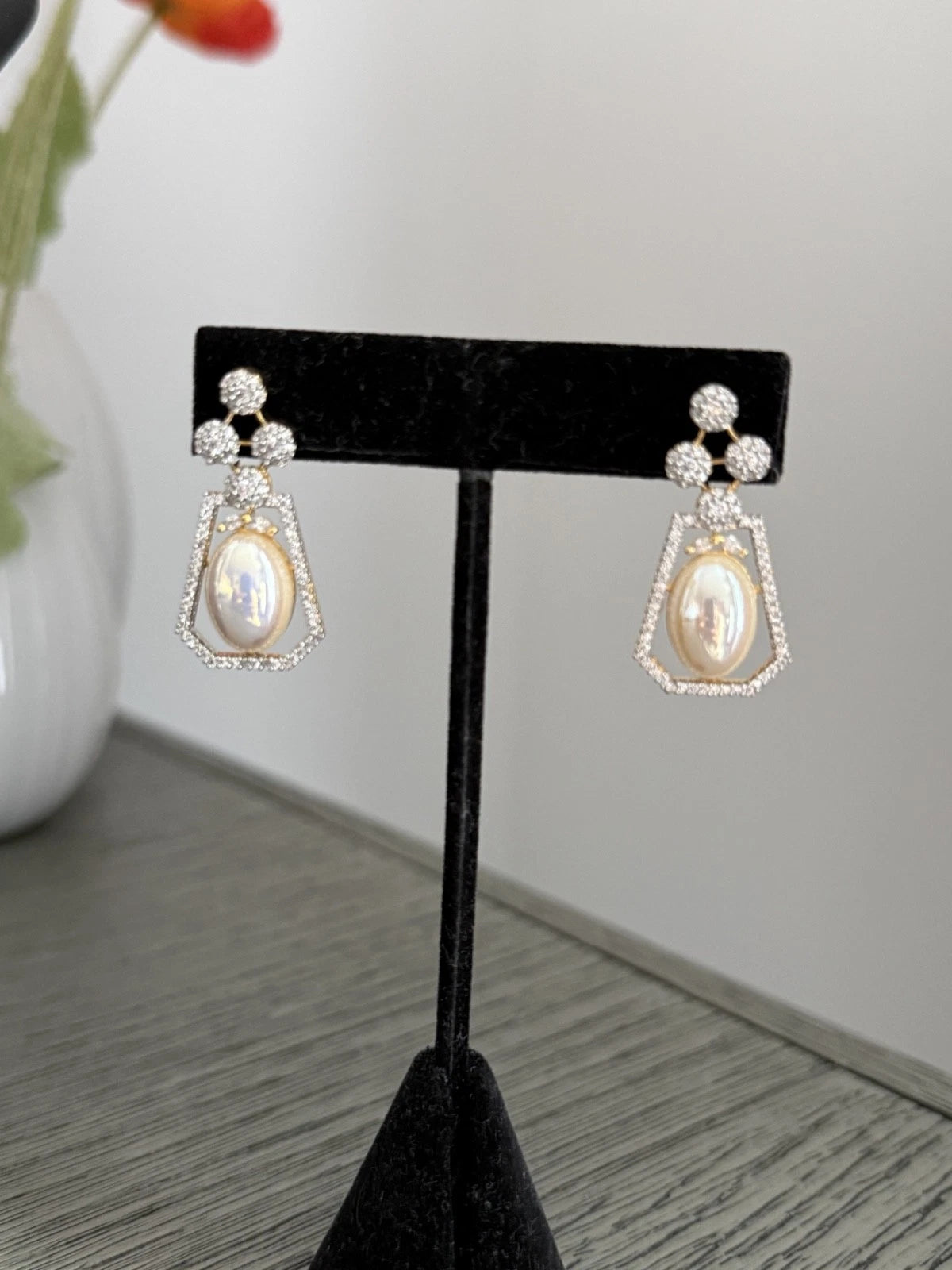 Elegant Pearl & Crystal Statement Jewelry Set | Gold Tone Necklace and Earrings