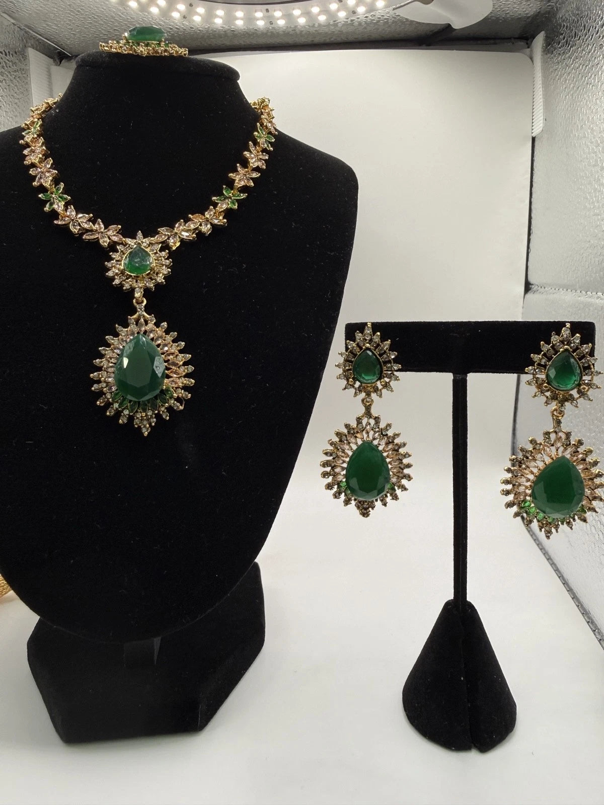 Emerald Green Teardrop Necklace Set with Matching Earrings & Tikka
