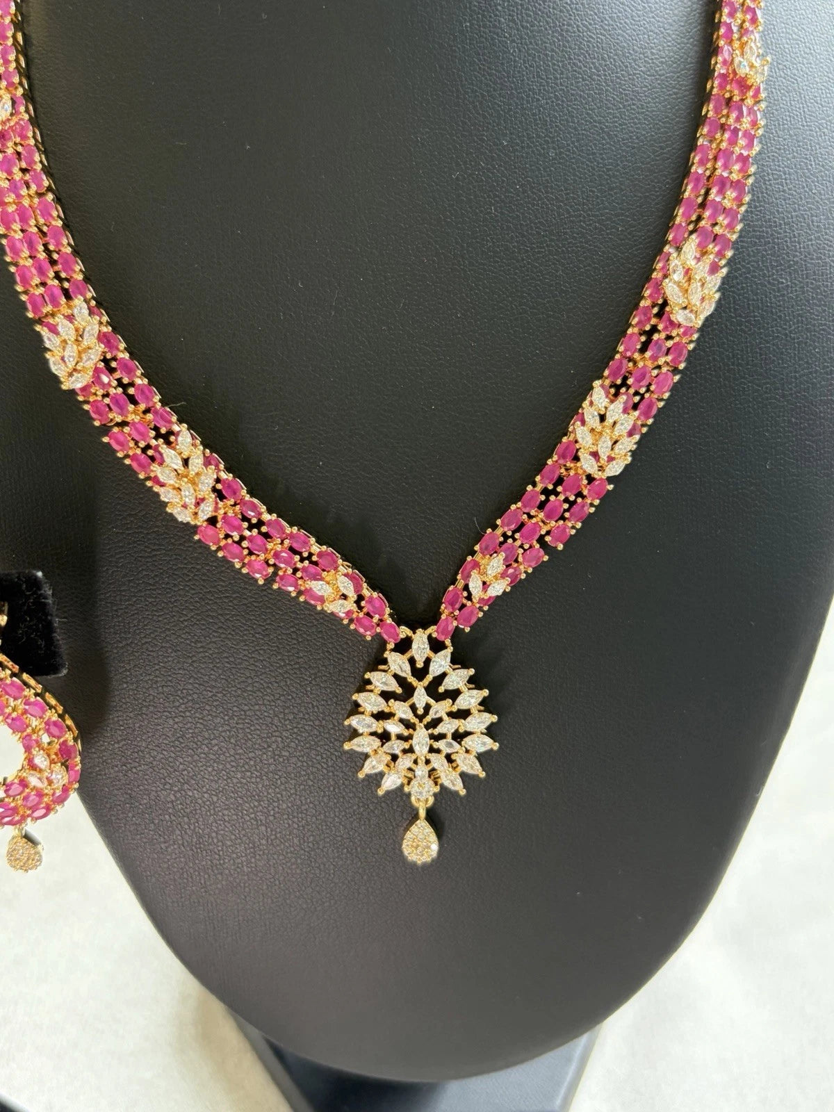 Rosé Royale Ruby Necklace Set