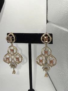 Elegant Champagne Gold Jewelry Set with Matching Earrings & Tikka