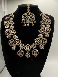 Elegant Champagne Gold Jewelry Set with Matching Earrings & Tikka