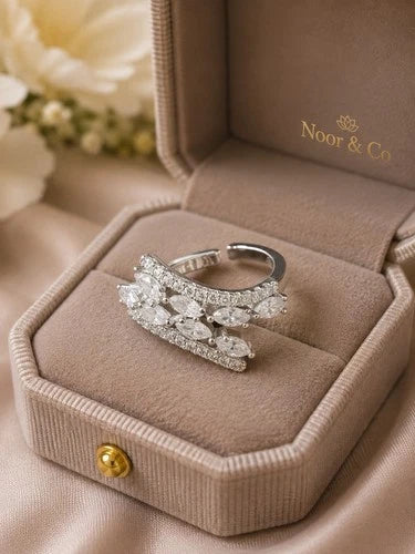 Noor & Co Leaf Statement Ring