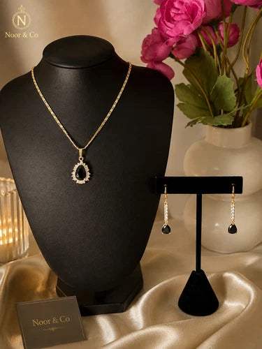 Midnight Elegance Black Teardrop Necklace & Earrings Set