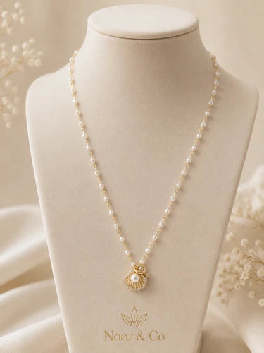 Gold Tone Seashell Pendant Necklace Pearl Look Beaded Chain Sparkling Jewelry